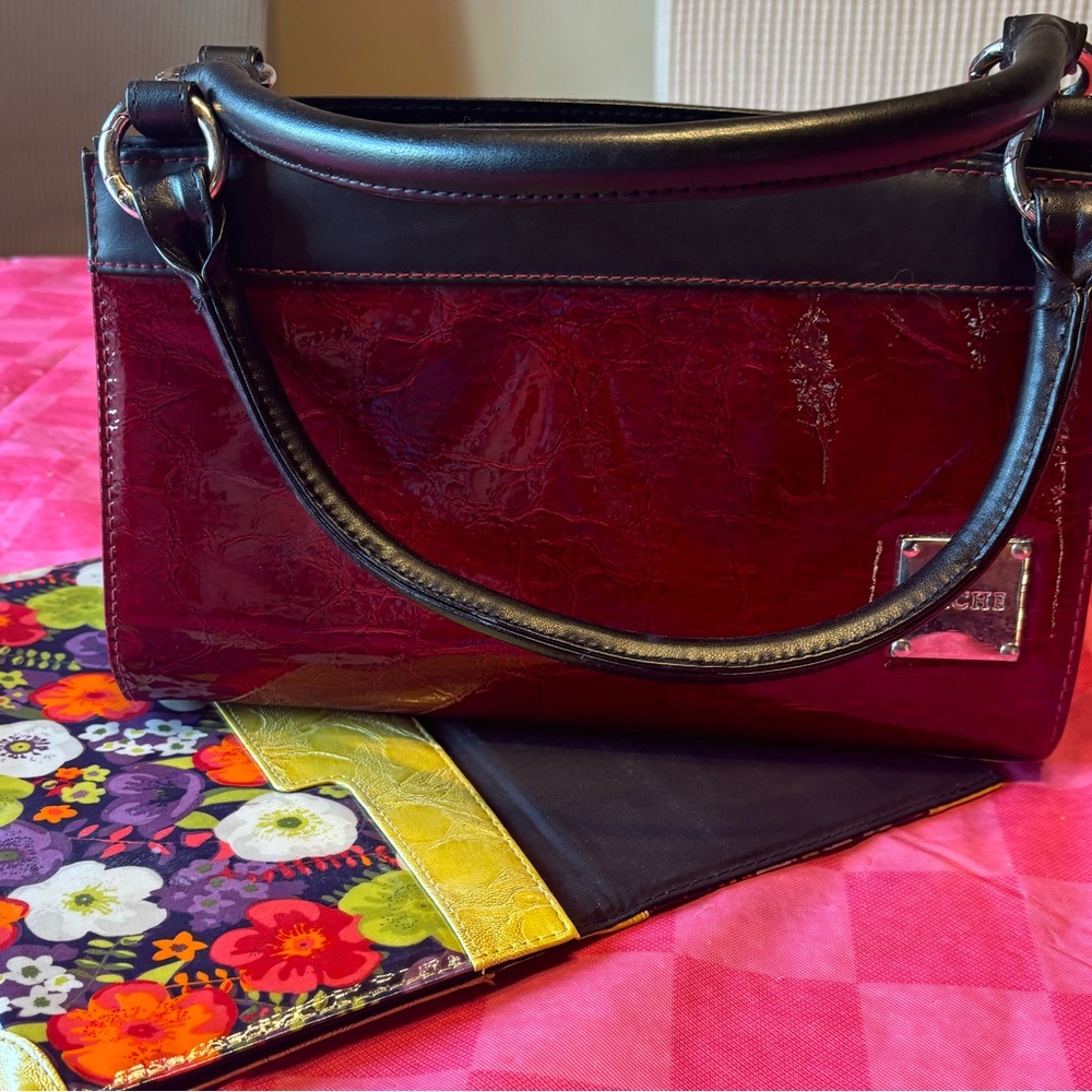 Miche classic magnetic bag with 2 shells. Claire & Sabrina